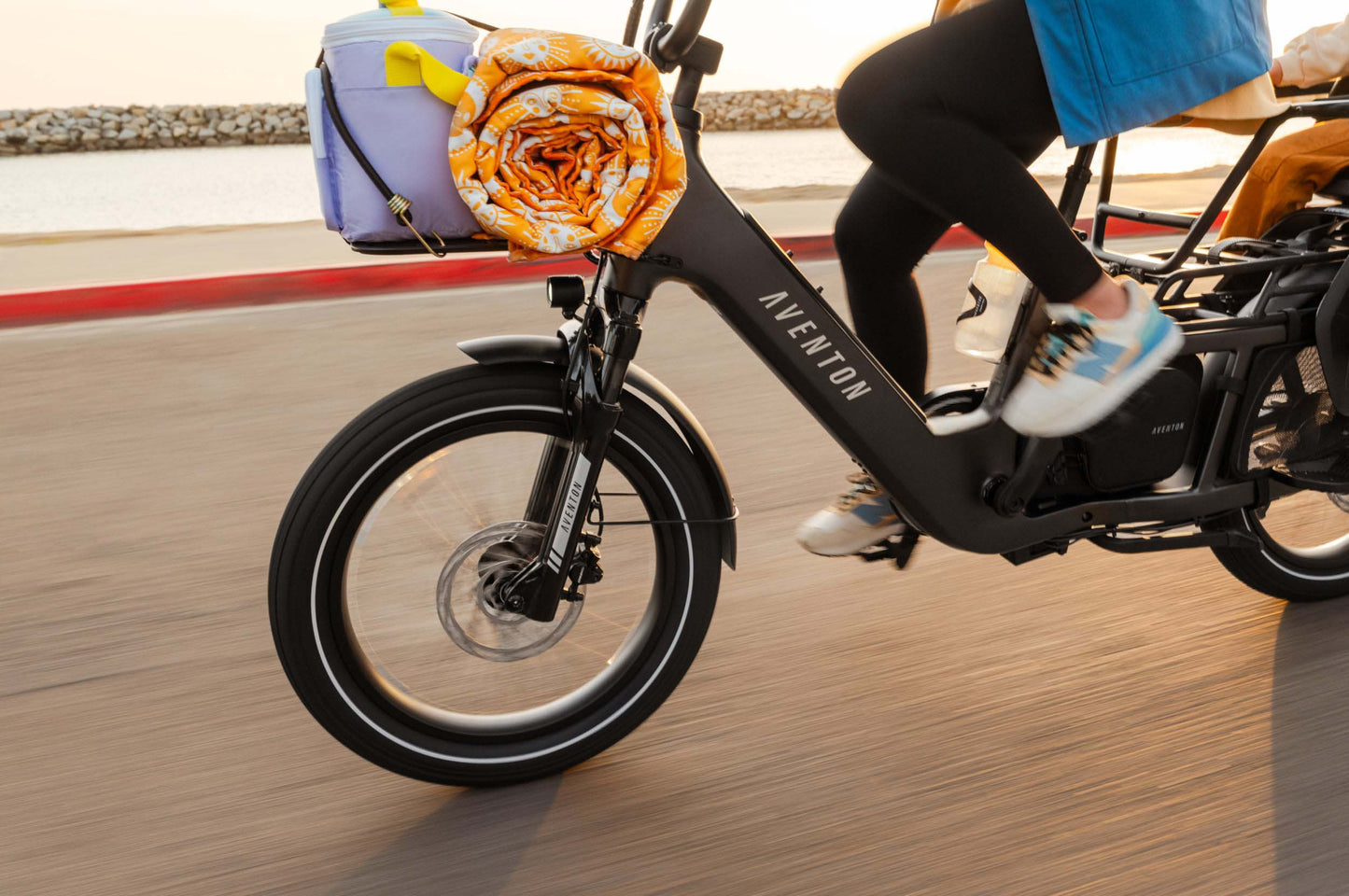Aventon Abound LR Electric Cargo Bike (2025)