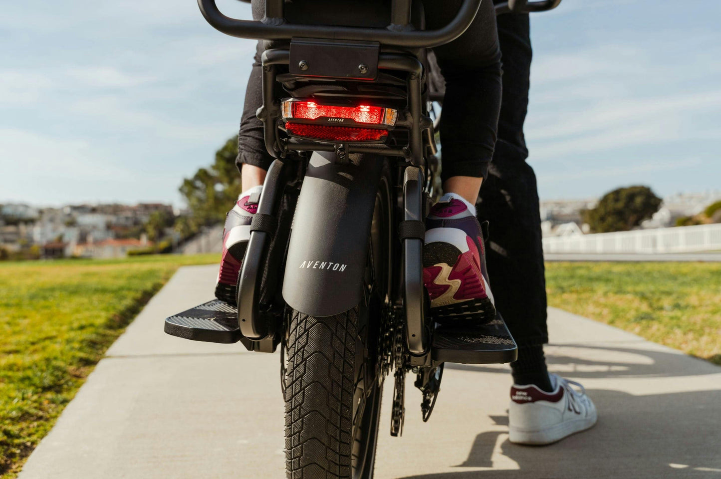 Aventon Abound LR Electric Cargo Bike (2025)